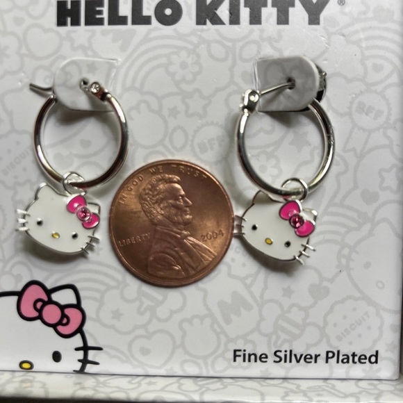NWT Silver Plated Hello Kitty Hoop Dangle Earrings - Picture 5 of 5